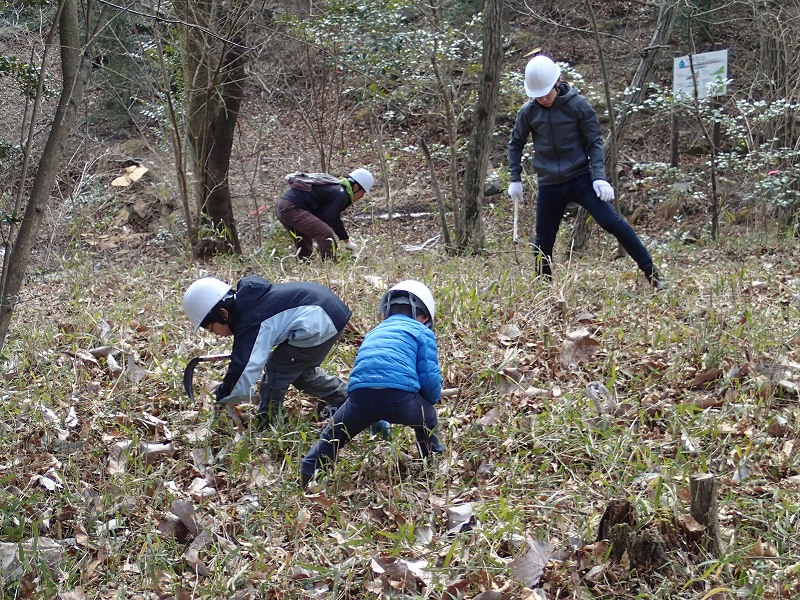 2月「ろうきん森の学校自然体験活動」を募集中♪：詳細ページを見る